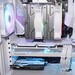 White Build by Accident: Von einem, der durch Zufall einen fast weißen PC baute
