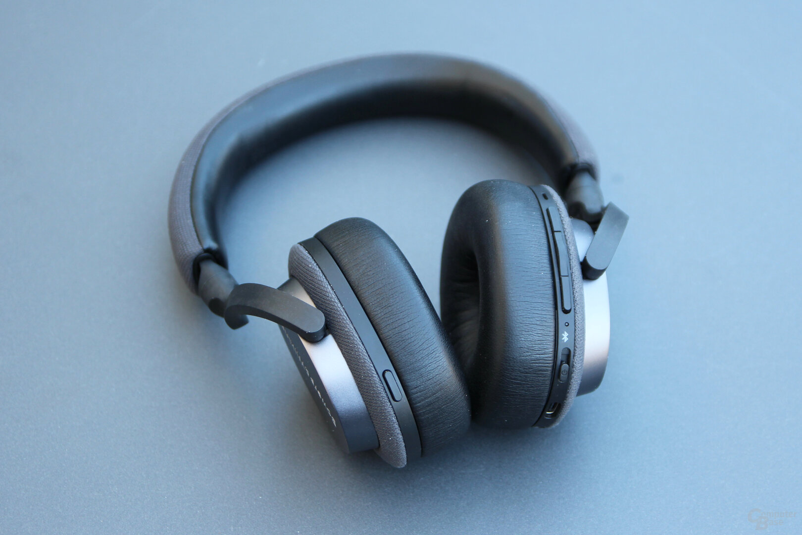 Bowers & Wilkins PX5