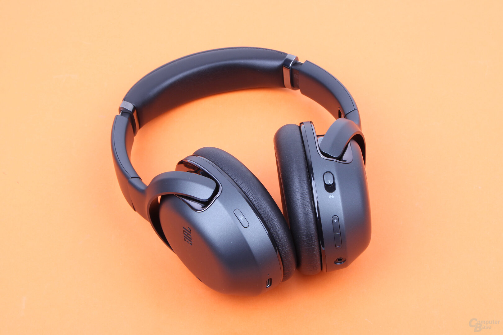 JBL Tour One